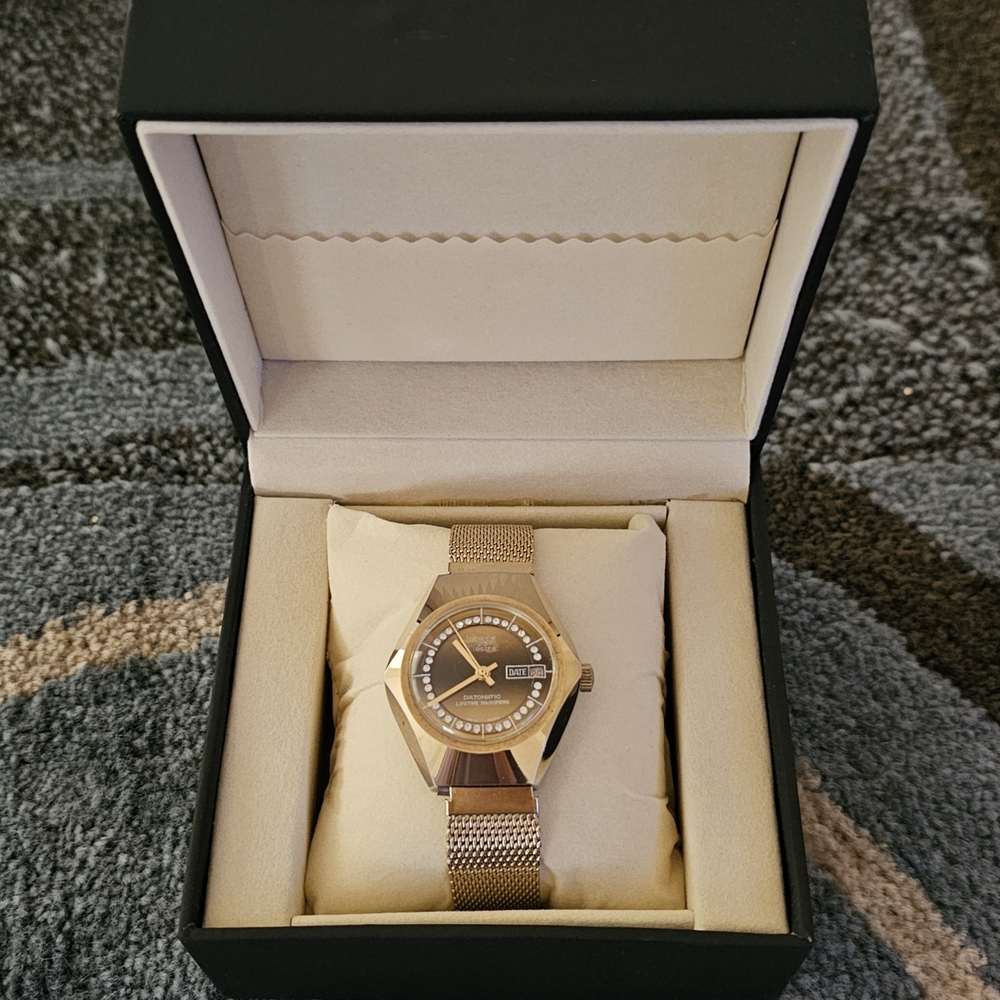 Vintage Women's Longine 213 Electra Gold Plated Rhinestone Watch with Mesh Band